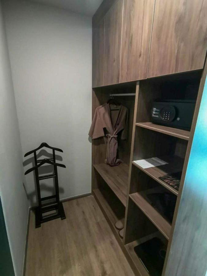 Manhattan Hotel בנגקוק מראה חיצוני תמונה