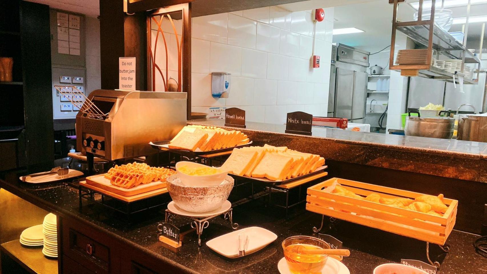 Manhattan Hotel בנגקוק מראה חיצוני תמונה