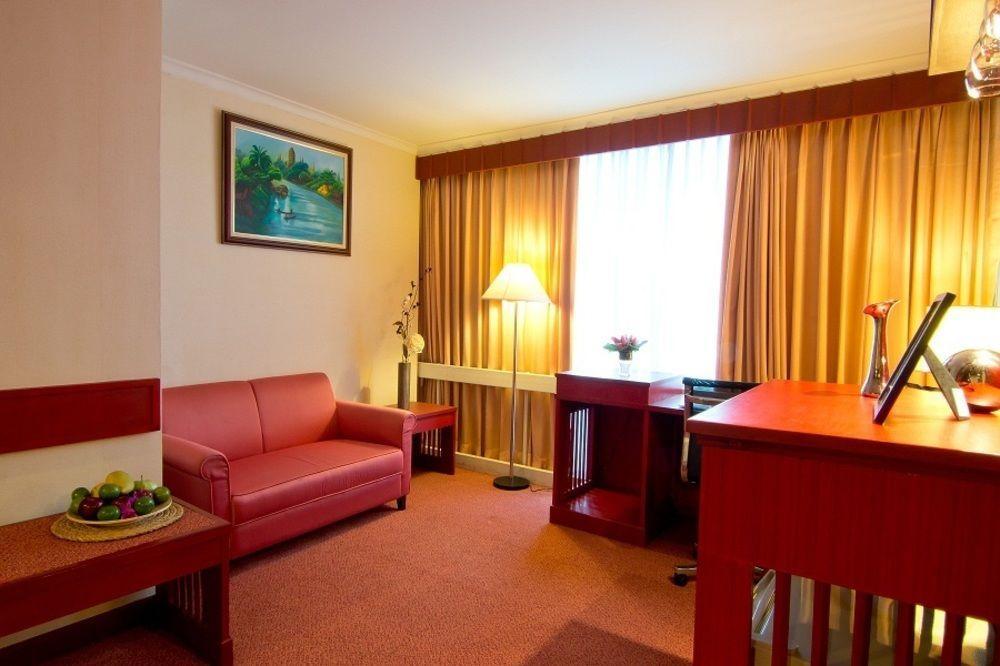 Manhattan Hotel בנגקוק מראה חיצוני תמונה